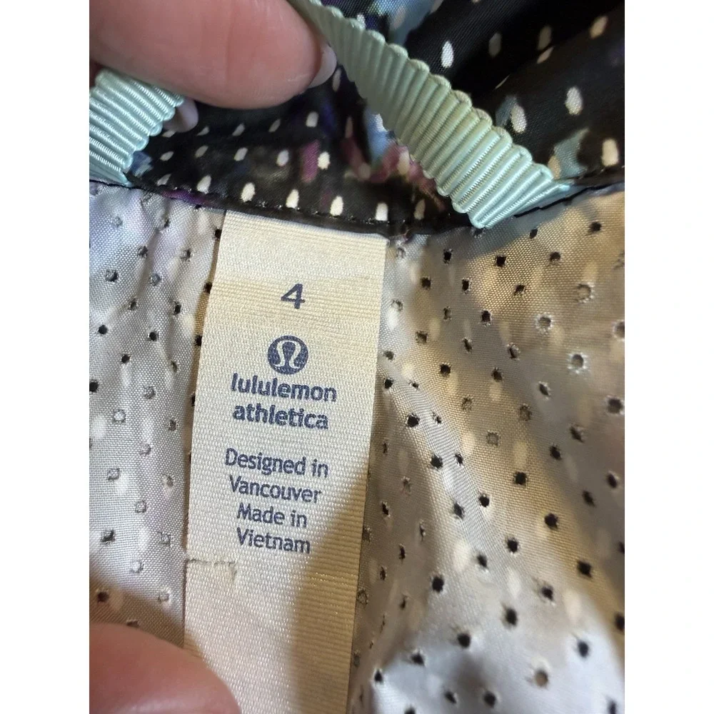Lululemon Back Pack It Vest Size 4 Floral Sport Tranquil Blue Stowaway Hood